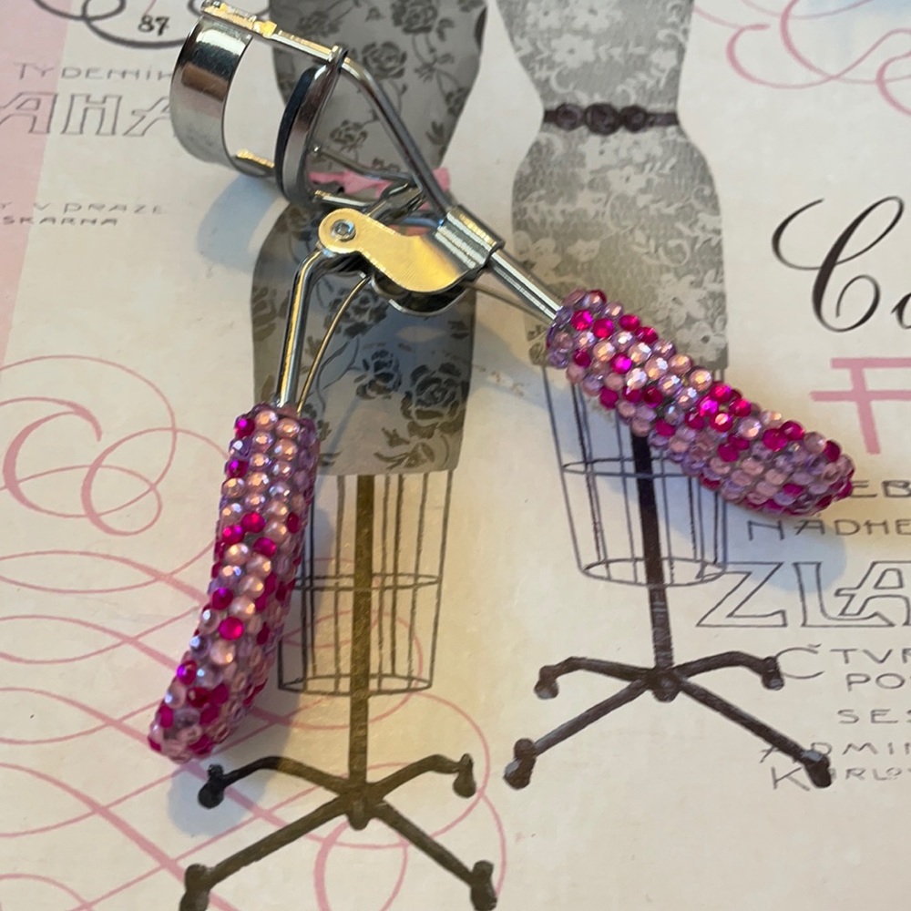 Rhinestone eyelash curler